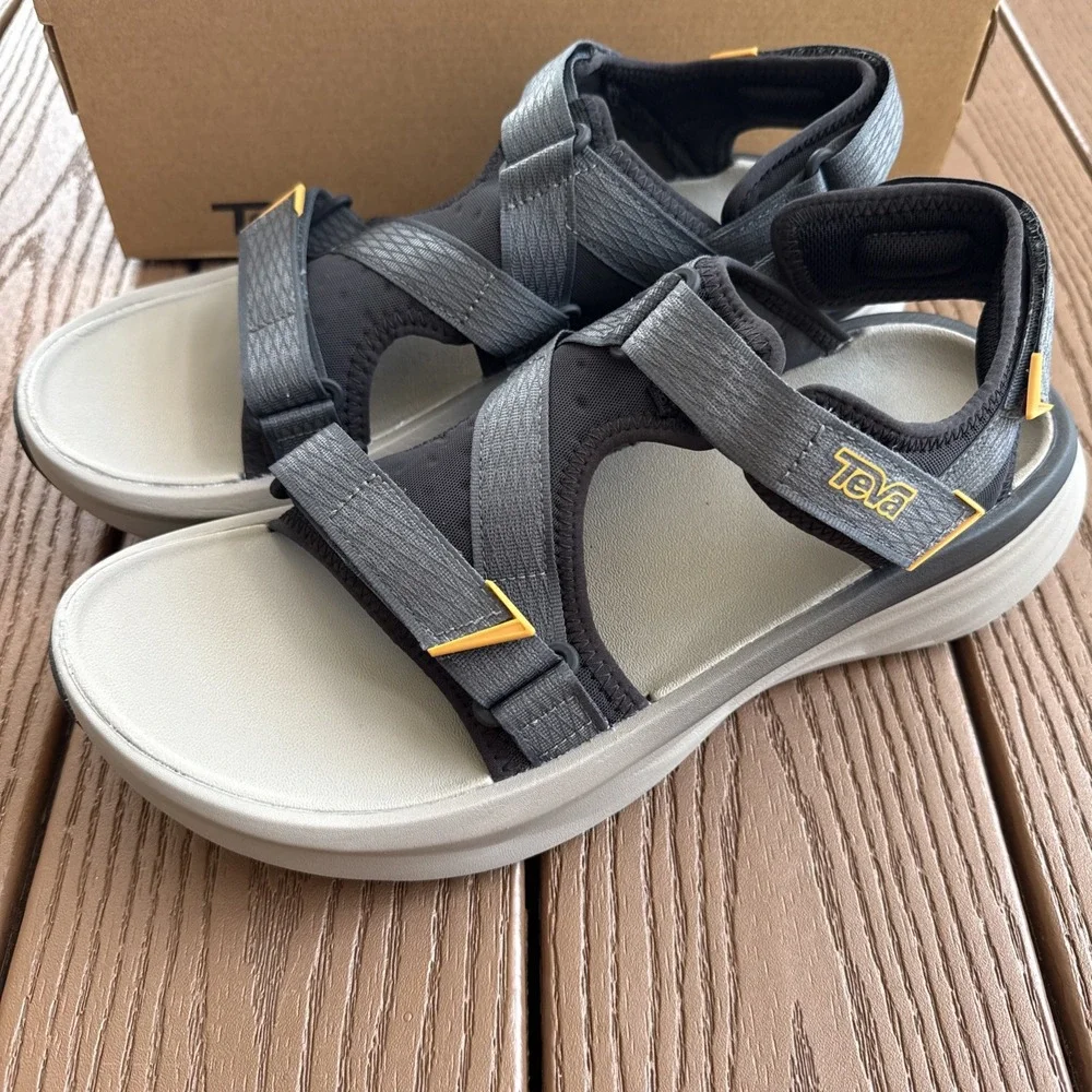 Teva Aventrail R2T Black/Sunflower Trail Running Sandal Mens US Size 10.5 New